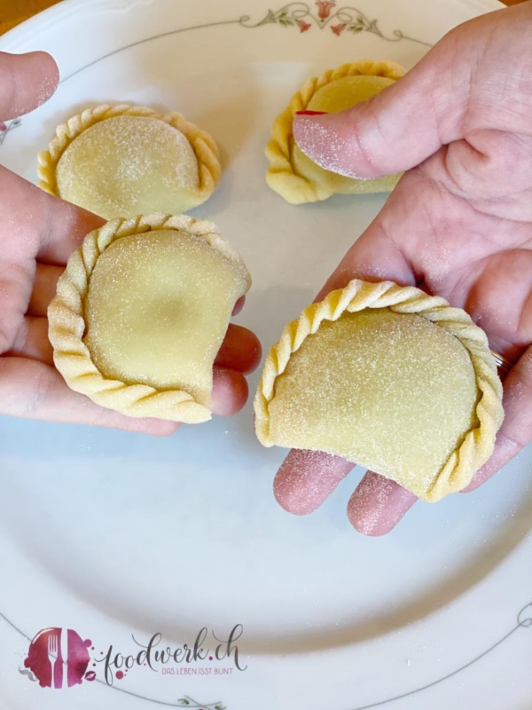 fertige SChlutzkrapfen