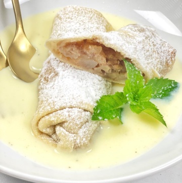 Mini Birnenstrudel mit Vanillesauce