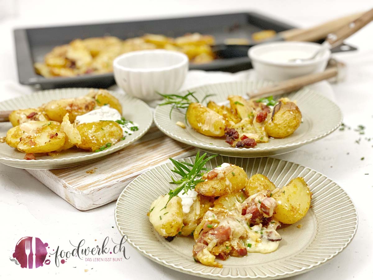 Einfache Blechkartoffeln mit Raclettekäse | Food-Blog Schweiz | foodwerk.ch