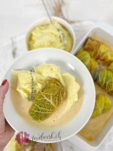 Wirzroulade mit Hackfleisch und Raclettekäse