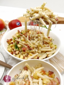 Landfrauen Magronen mit Käse Apfel und Speck