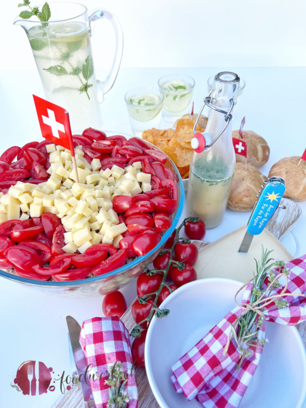 Ghackets und Hörnli Schichtsalat 2 Ghackets und Hörnli SChichtsalat