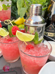 Himbeer Mojito Mocktail mir frischem Himbeer pürée