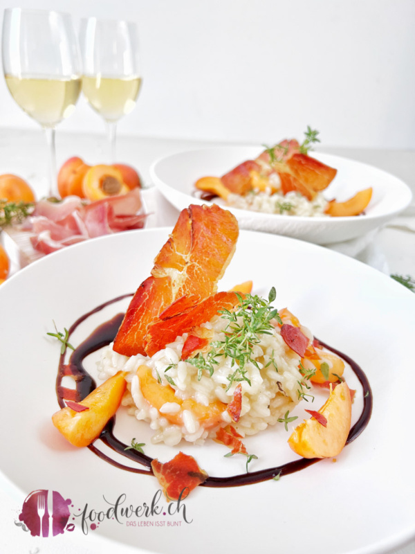 Risotto mit Walliser Rohschinken und Aprikosen mit Balsamico