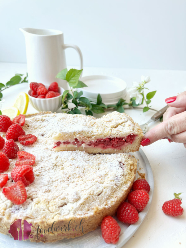 Himbeeren Tarte mit Quark und Streusel