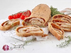 Brotrolle mit Pizza und Pasta Mix von Nahrin