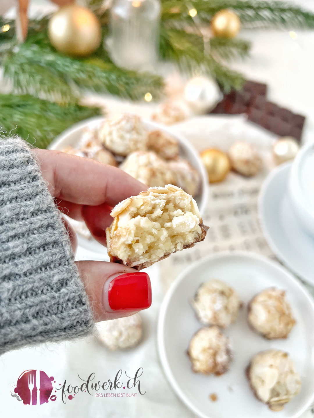 Marzipan Güpfi in Hand