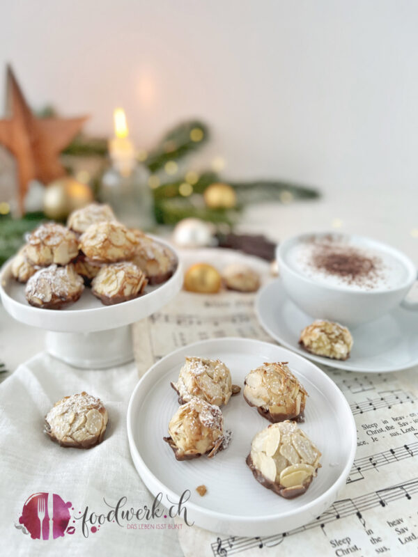 Marzipan Güpfi mit Cappuccino ud Deko