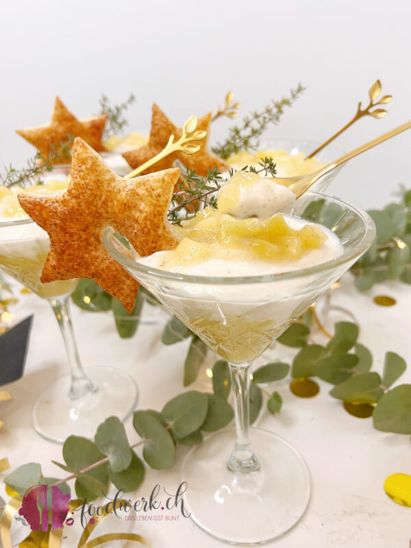 Leichte Joghurt-Creme mit Apfel im Glas