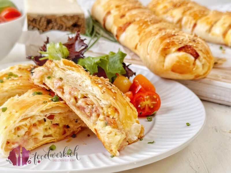 Strudel mit Gruyère AOP mit Salatgarnitur