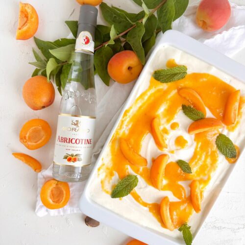 Fruchtiges Aprikosen Tiramisu ohne Ei, parfümiert mit Abricotine AOP ...