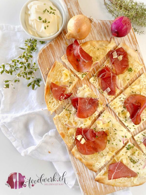 gescnittener Flammkuchen mit Mostbröckli IGP