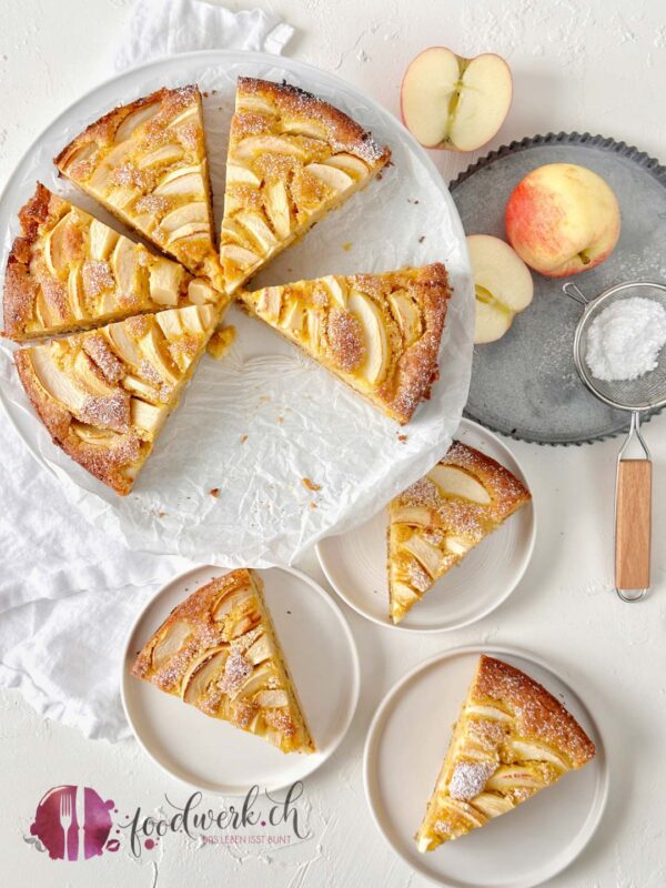 Pfeffenbacher Apfelkuchen angeschnitten