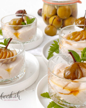 Poire a Botzi angerichtet mit Marroni Creme