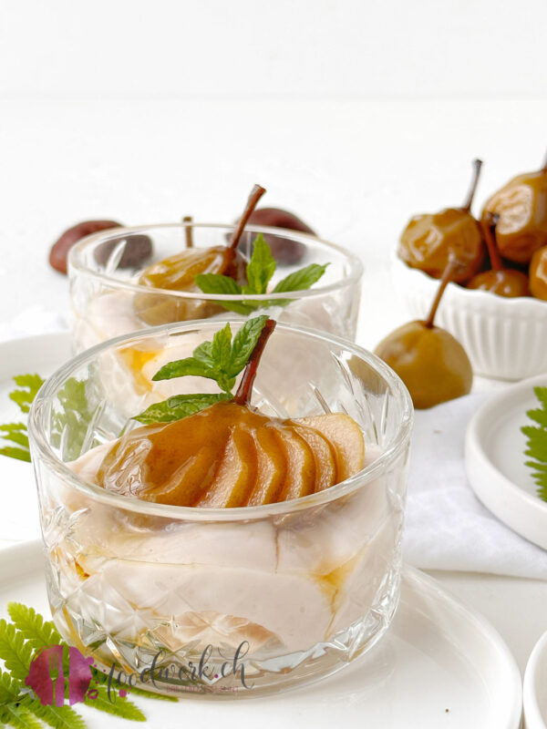 Poire a Botzi Fächer auf Marroni creme im Glas
